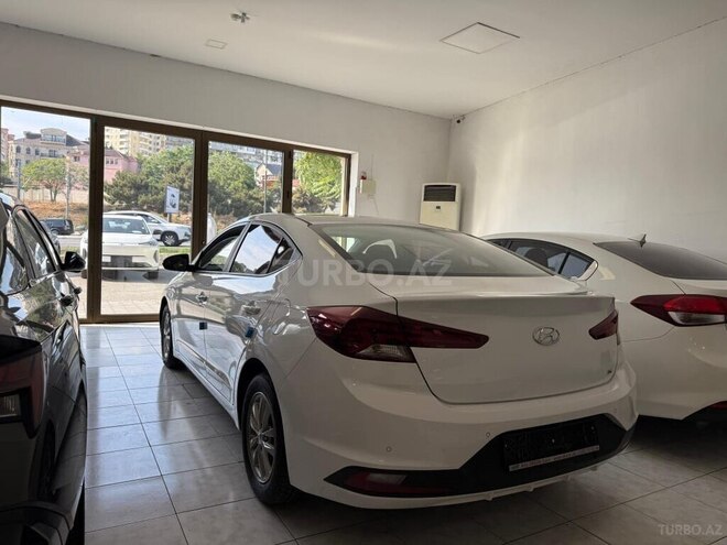 Hyundai Elantra 2018, 127,500 km - 1.6 l - Bakı