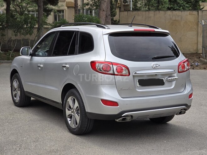 Hyundai Santa Fe-5