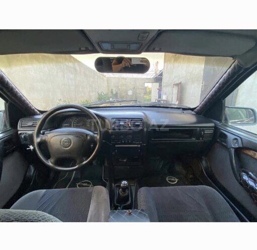 Opel Vectra 1995, 195,000 km - 2.0 l - Sumqayıt