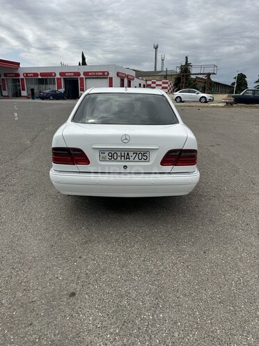 Mercedes E 280 1999, 388,000 km - 2.8 l - Gəncə