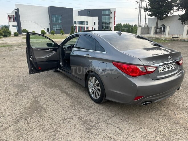 Hyundai Sonata-4