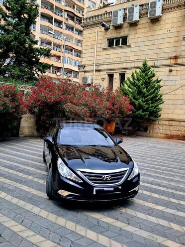 Hyundai Sonata-5