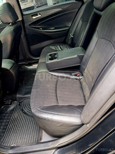 Hyundai Sonata-11