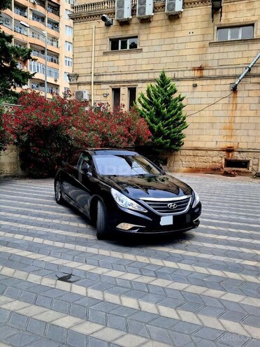 Hyundai Sonata-13