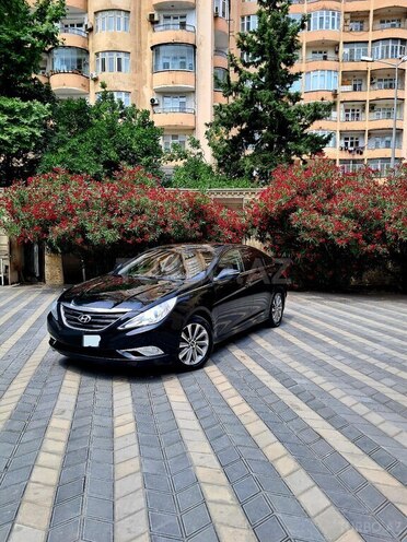 Hyundai Sonata-4
