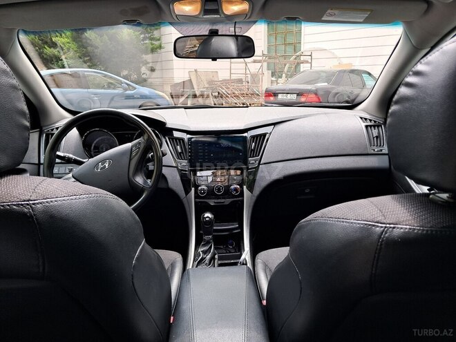 Hyundai Sonata-15