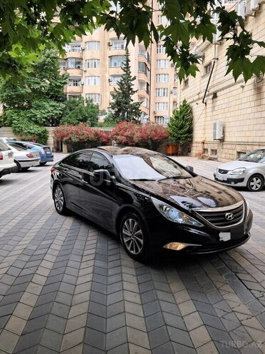 Hyundai Sonata-1