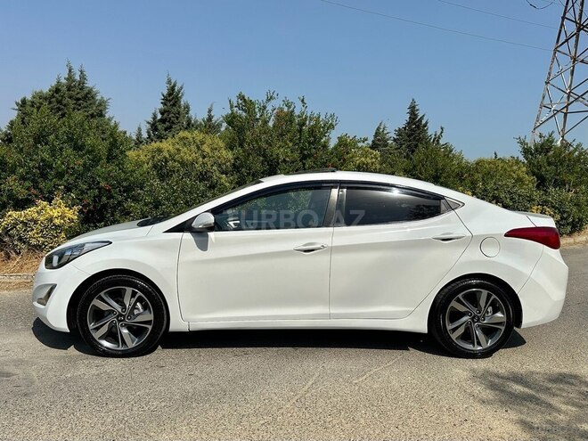 Hyundai Elantra-3