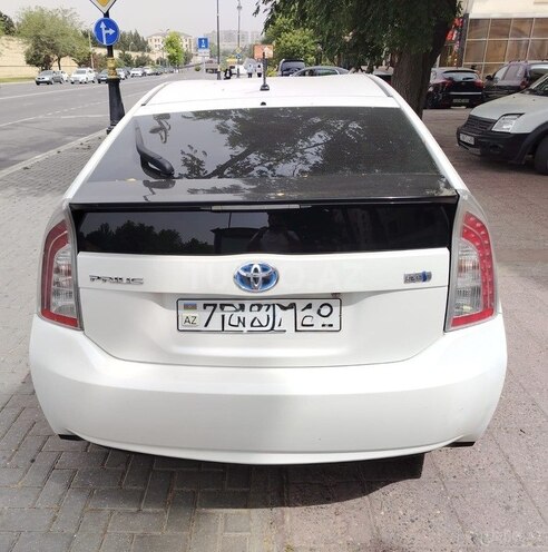 Toyota Prius-2