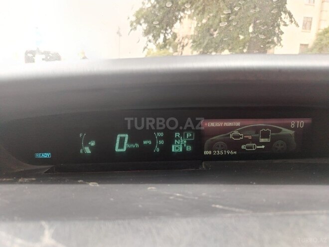 Toyota Prius-8