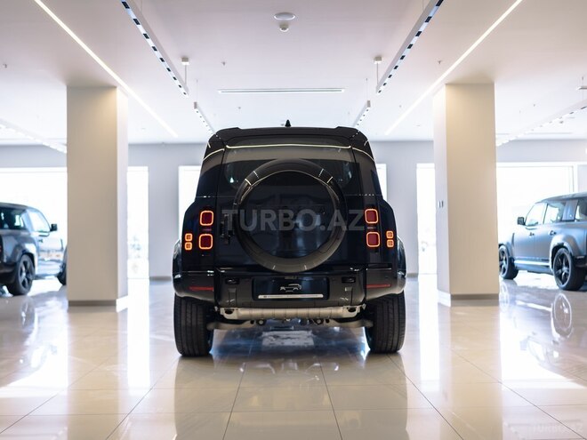 Land Rover Defender-5