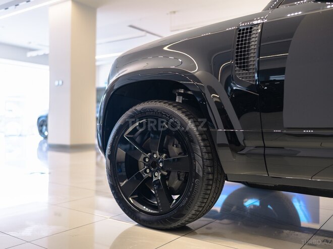 Land Rover Defender-4