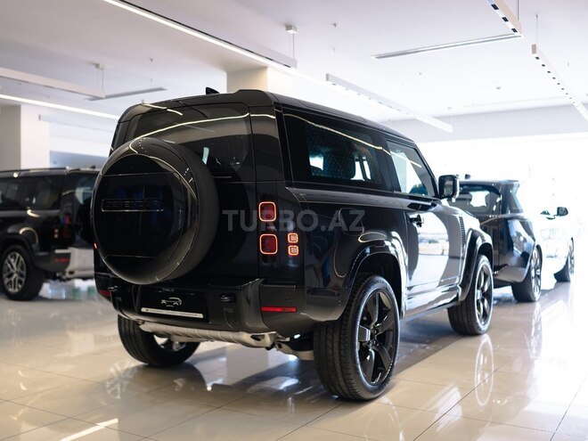 Land Rover Defender-8