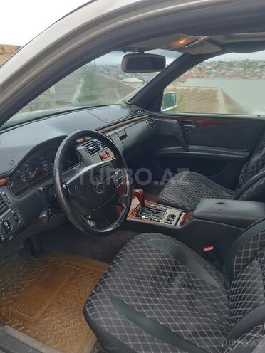 Mercedes E 240 1998, 387,000 km - 2.4 l - Bakı