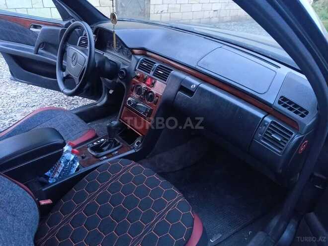 Mercedes E 200 1997, 300,000 km - 2.0 l - Sabirabad