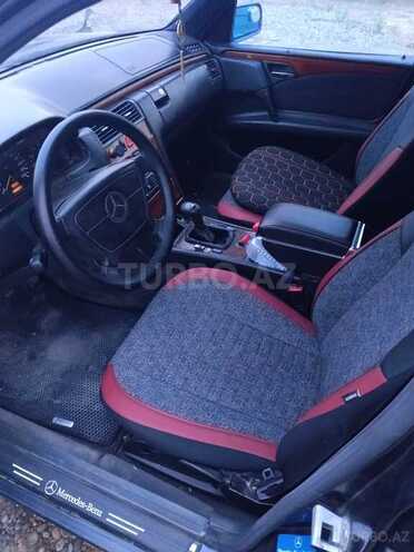 Mercedes E 200 1997, 300,000 km - 2.0 l - Sabirabad
