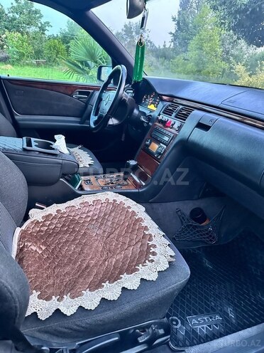 Mercedes E 240 1998, 475,000 km - 2.4 l - Bərdə