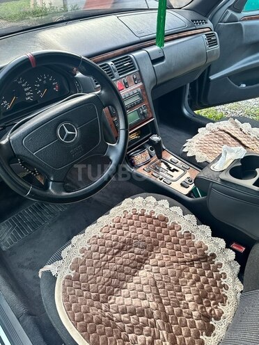 Mercedes E 240 1998, 475,000 km - 2.4 l - Bərdə