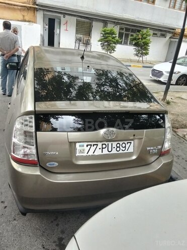Toyota Prius-8
