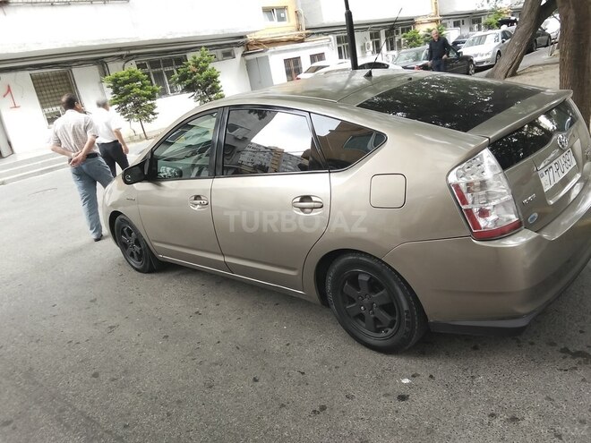 Toyota Prius-7