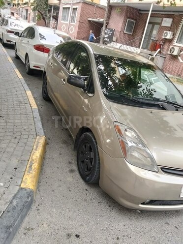 Toyota Prius-5