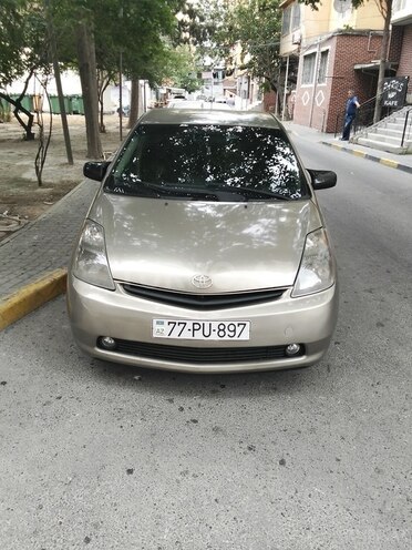 Toyota Prius-1