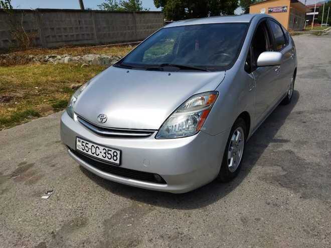 Toyota Prius-4