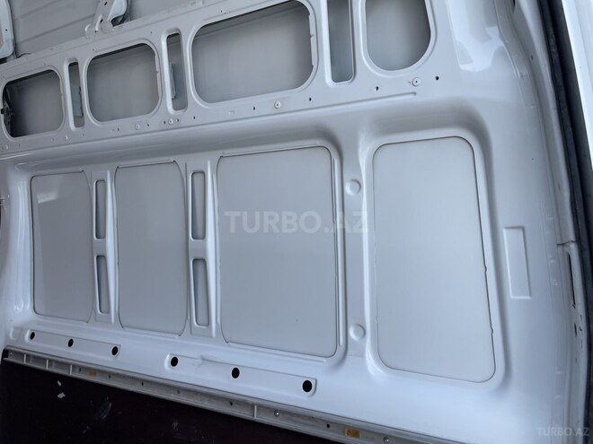 Ford Transit-6