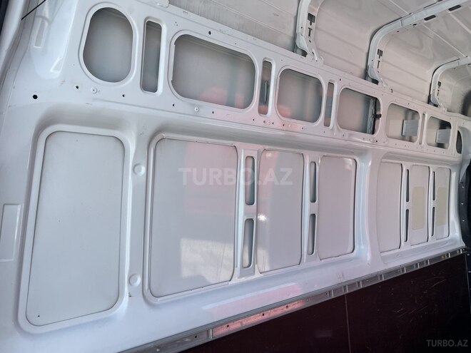 Ford Transit-7