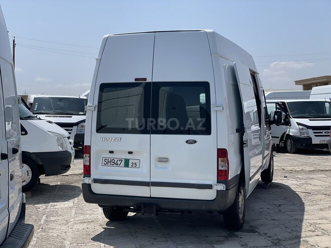 Ford Transit-4