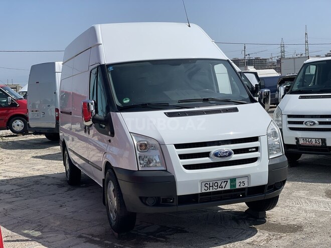 Ford Transit-16