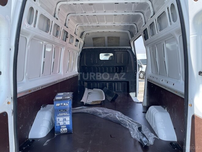 Ford Transit-8