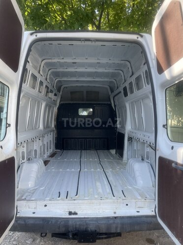Ford Transit-17