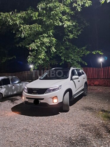 Kia Sorento 2013, 316,000 km - 2.0 l - Qusar