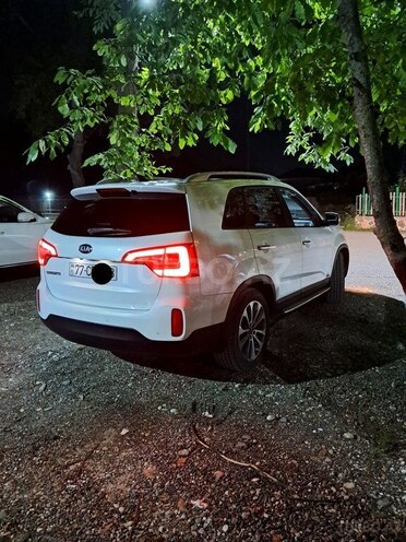Kia Sorento 2013, 316,000 km - 2.0 l - Qusar