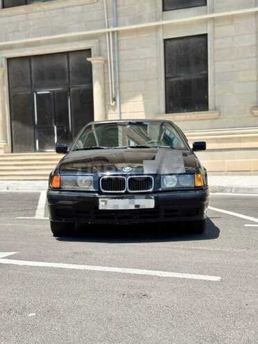BMW 318 1993, 298,000 km - 1.8 l - Sumqayıt