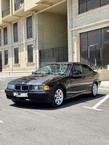 BMW 318 1993, 298,000 km - 1.8 l - Sumqayıt