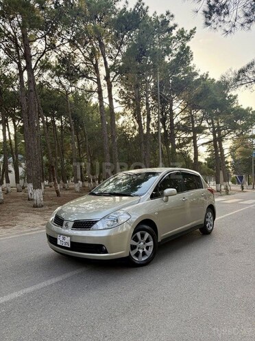 Nissan Tiida-1
