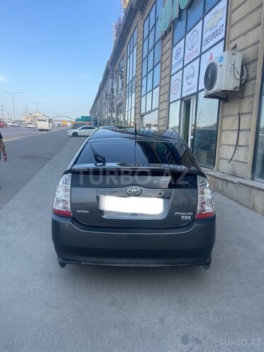 Toyota Prius-2