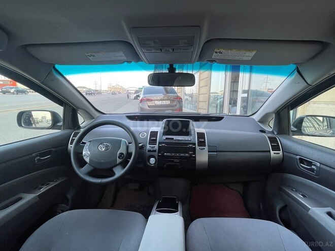 Toyota Prius-3