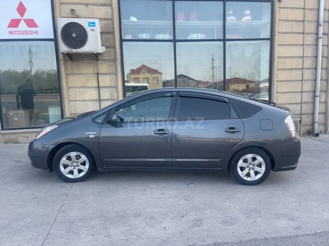 Toyota Prius-4