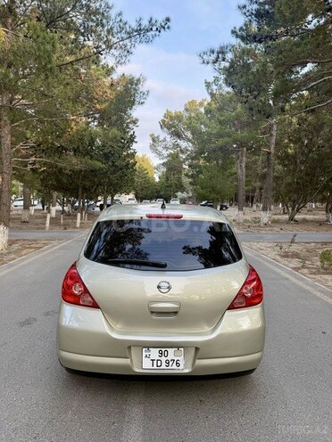 Nissan Tiida-6
