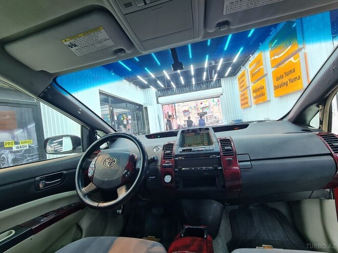 Toyota Prius-11