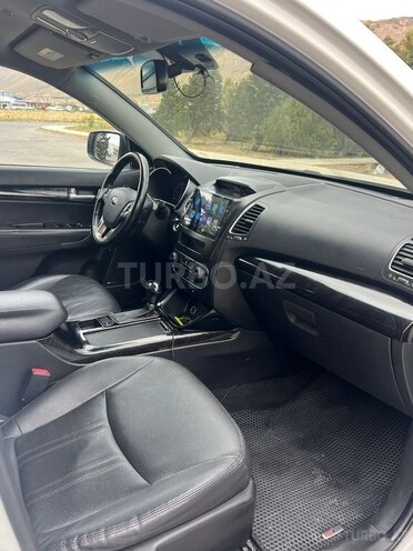 Kia Sorento-11