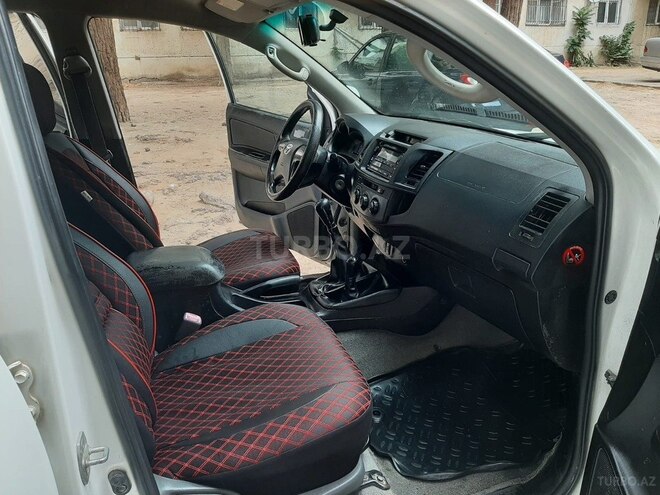 Toyota Hilux 2013, 270,000 km - 2.5 l - Bakı