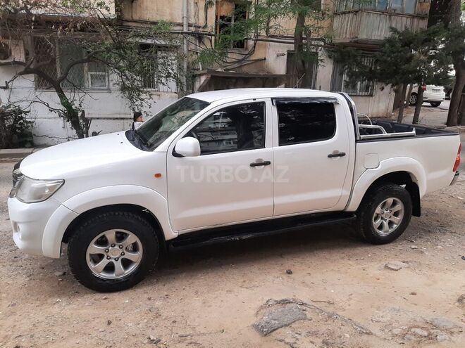Toyota Hilux 2013, 270,000 km - 2.5 l - Bakı