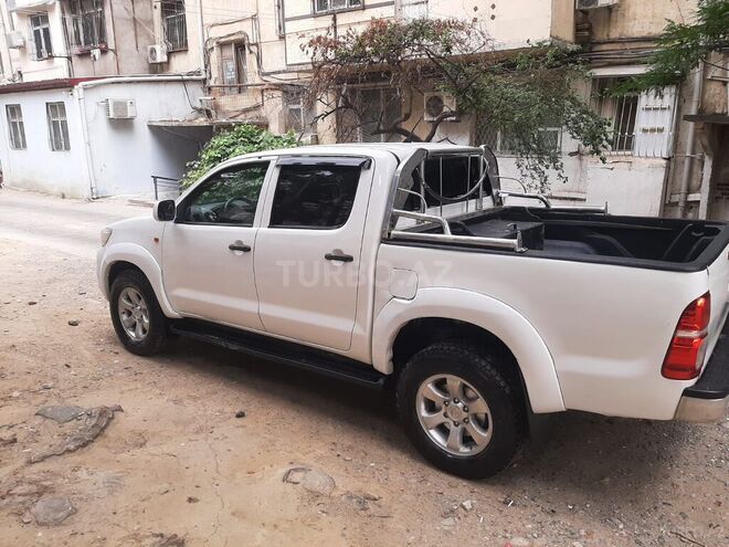 Toyota Hilux 2013, 270,000 km - 2.5 l - Bakı