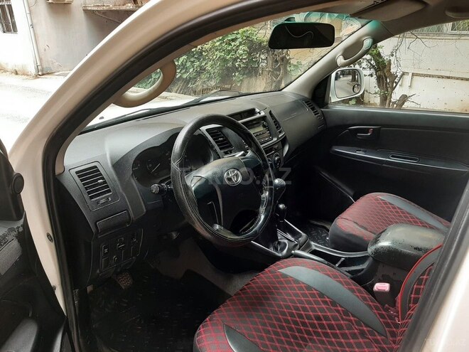 Toyota Hilux 2013, 270,000 km - 2.5 l - Bakı