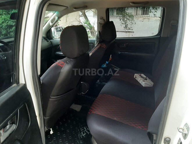Toyota Hilux 2013, 270,000 km - 2.5 l - Bakı