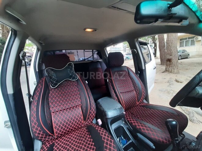 Toyota Hilux 2013, 270,000 km - 2.5 l - Bakı
